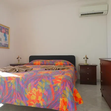 Quinta Flores, Lote 9 Αλμπουφέιρα
